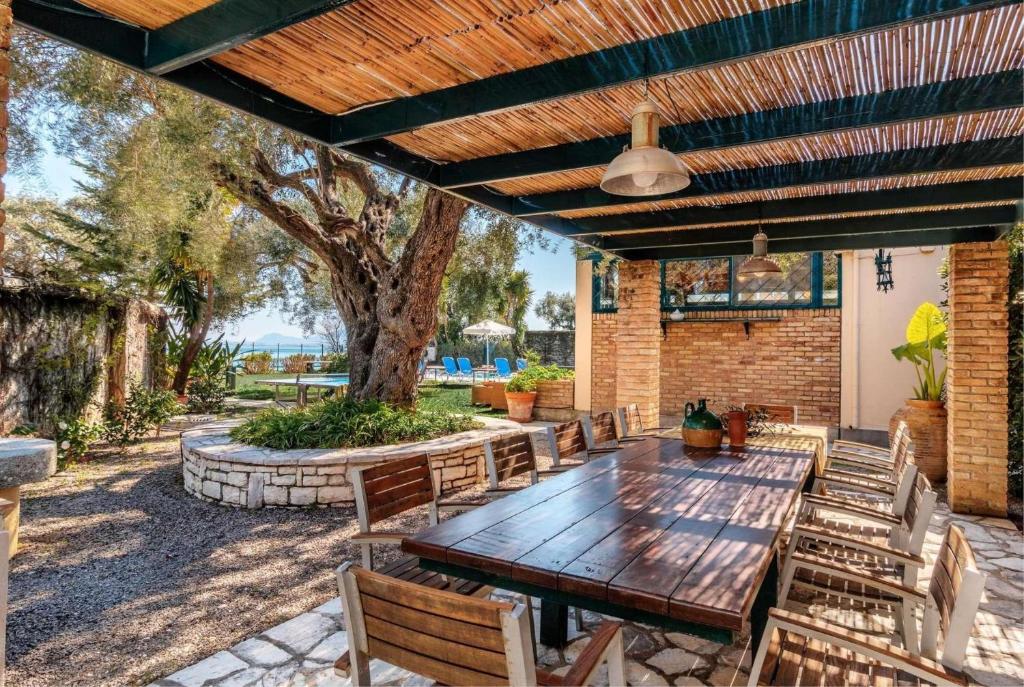 BARBATIBEACHSIDEESCAPEVILLA_CORFU_2F