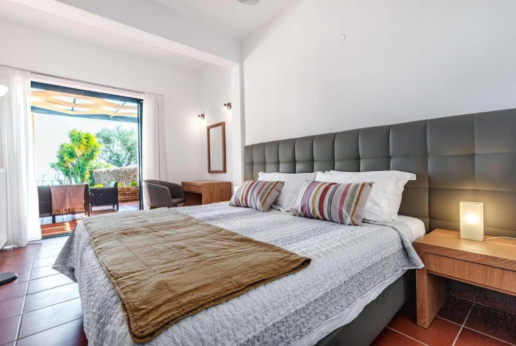 BARBATIBEACHSIDEESCAPEVILLA_CORFU_5Q