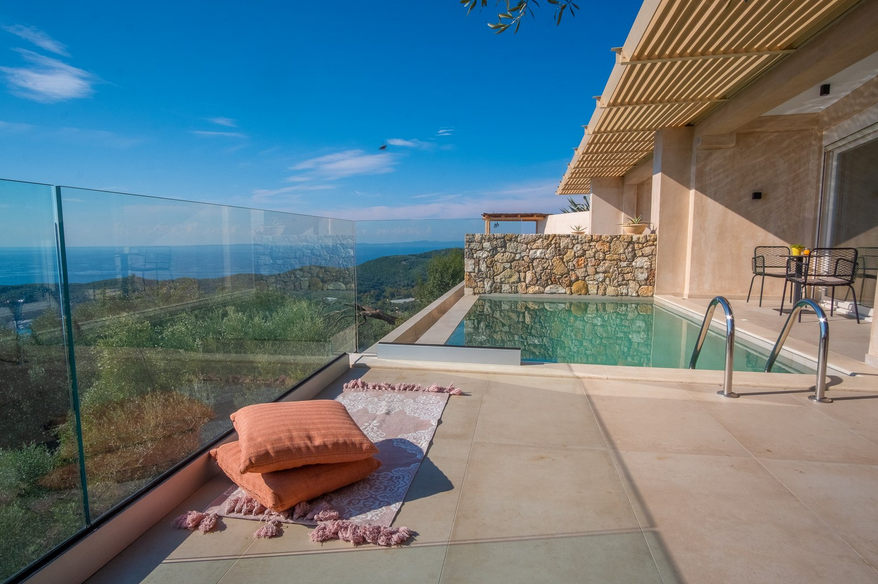 The_Apolis_Junior_Suite_Parga_Greece (10)