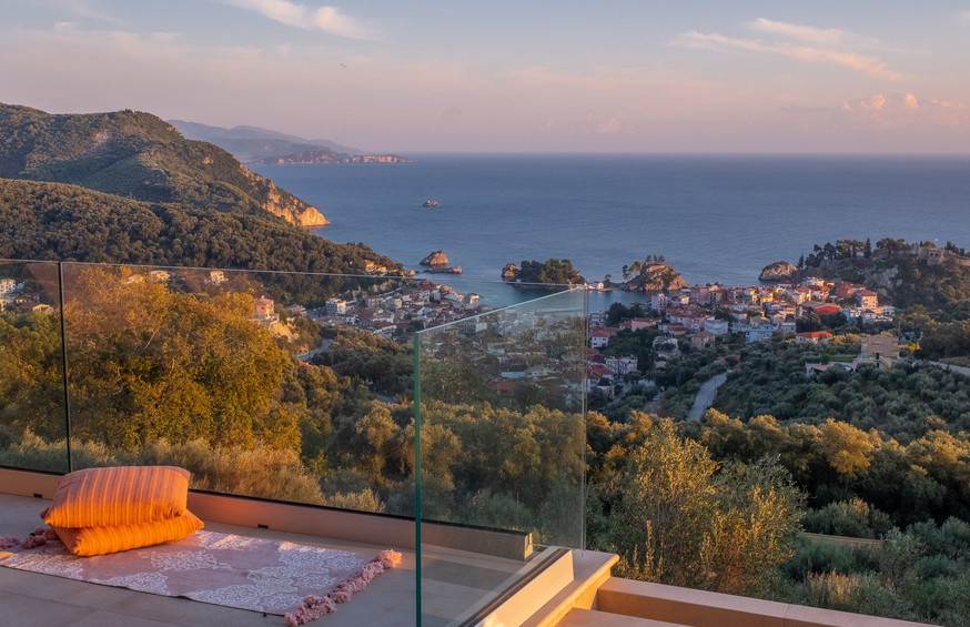 The_Apolis_Junior_Suite_Parga_Greece (2)