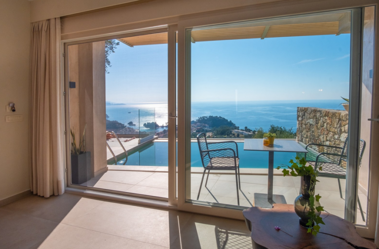 The_Apolis_Junior_Suite_Parga_Greece (5)