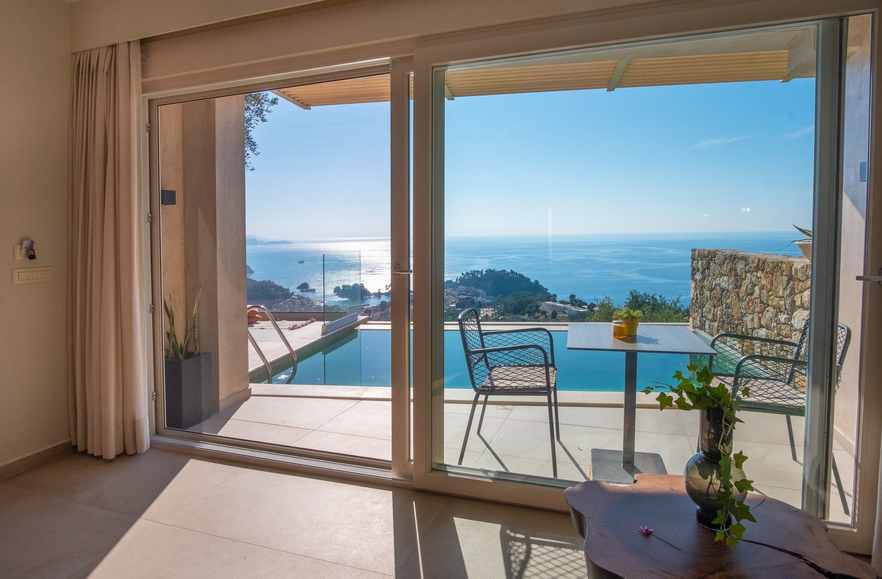 The_Apolis_Junior_Suite_Parga_Greece (5)