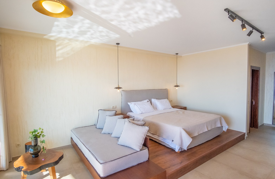 The_Apolis_Junior_Suite_Parga_Greece (7)