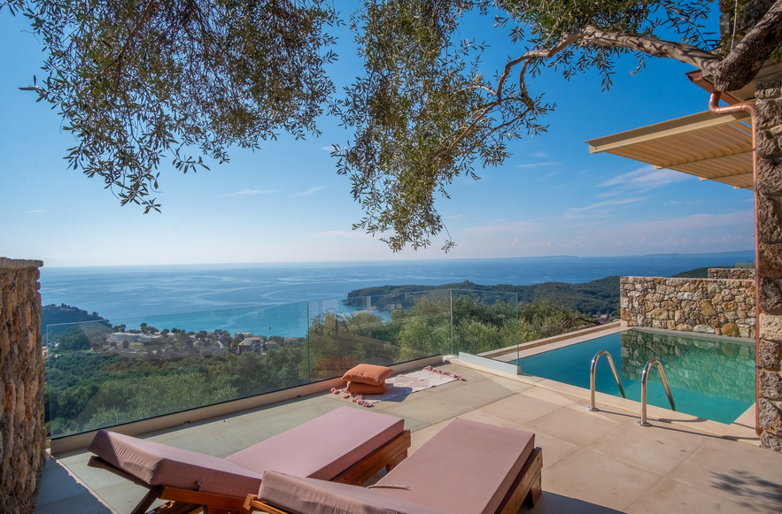 The_Apolis_Junior_Suite_Parga_Greece (9)