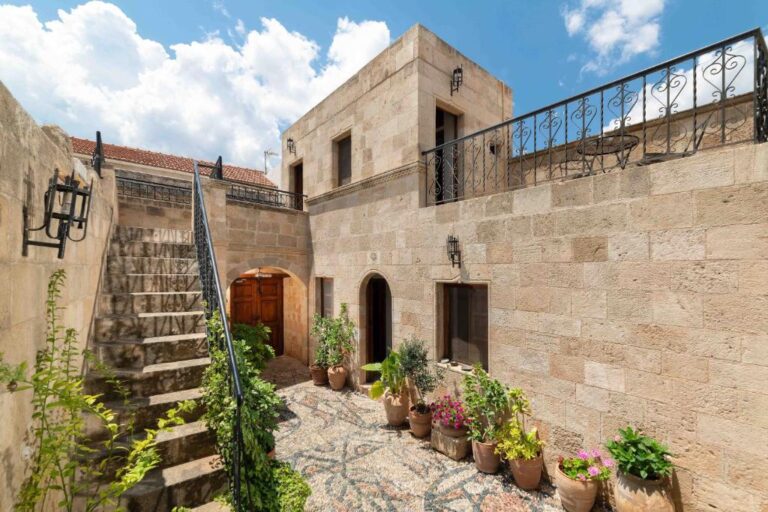 The_Captains_House_Lindos_Rhodes_Greece (5)