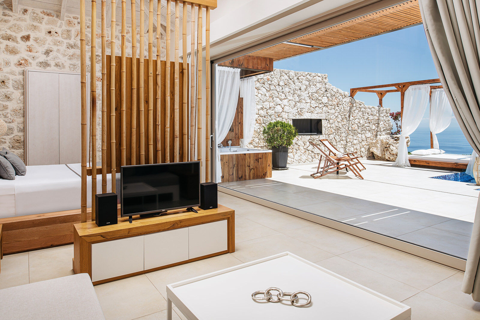 The_Emerald_Honeymoon_Suite_Agios_Nikolaos_Zakynthos_Greece (5)