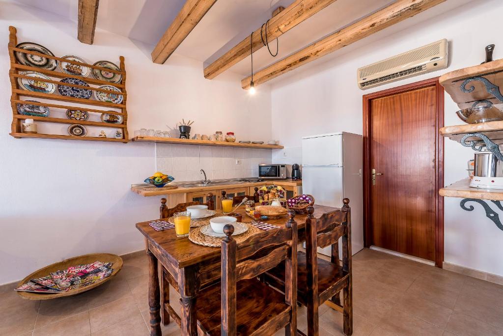The_Lindos_Muse_House_Lindos_Rhodes_Greece (3)