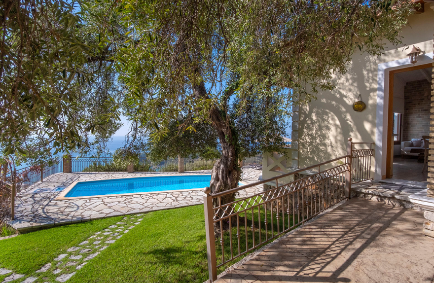 Villa_Apolis_Executive_Parga_Greece (4)