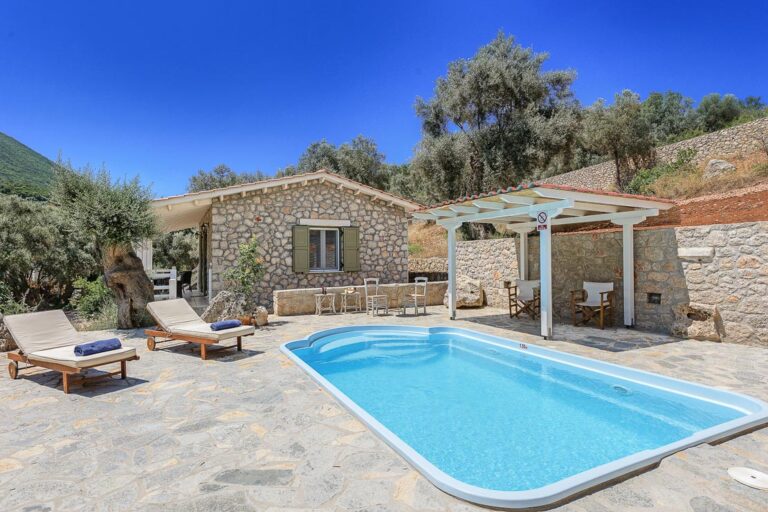 Villa-Ledaki-Sivota