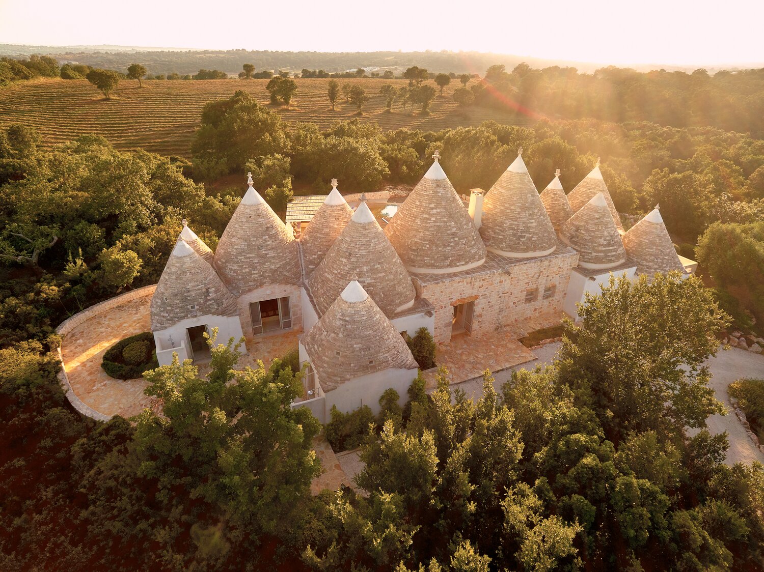 Trulli_Fiori_Puglia_Italy (19)