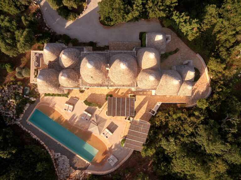 Trulli_Fiori_Puglia_Italy (20)