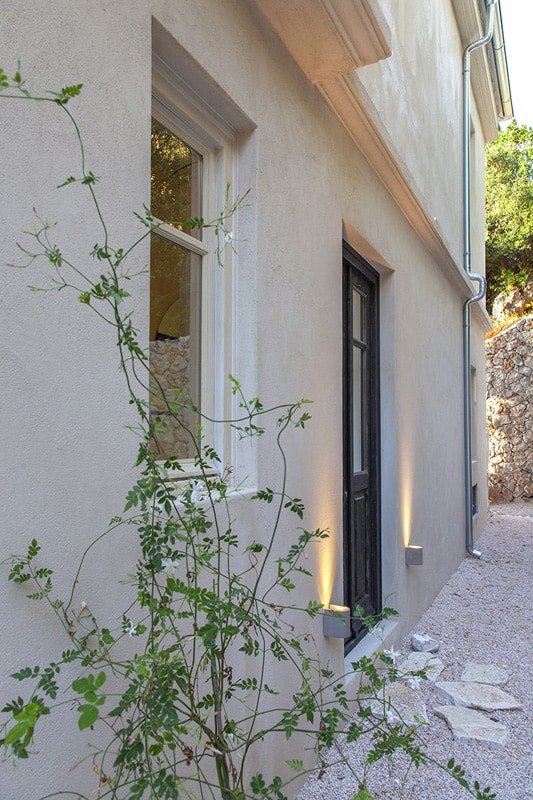 villa-da-lula-agios-nikitas-lefkada-main-entrance-1