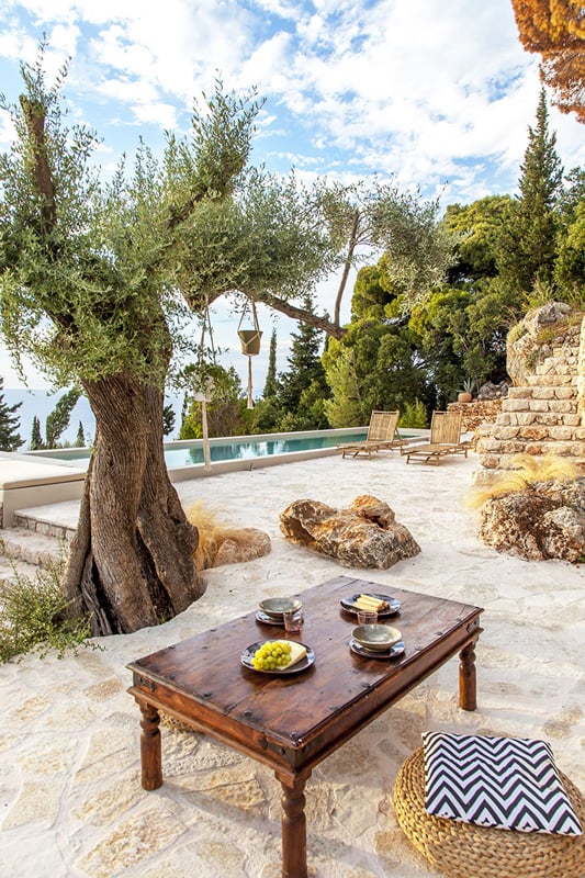 villa-da-lula-agios-nikitas-pool-area-relaxation-1