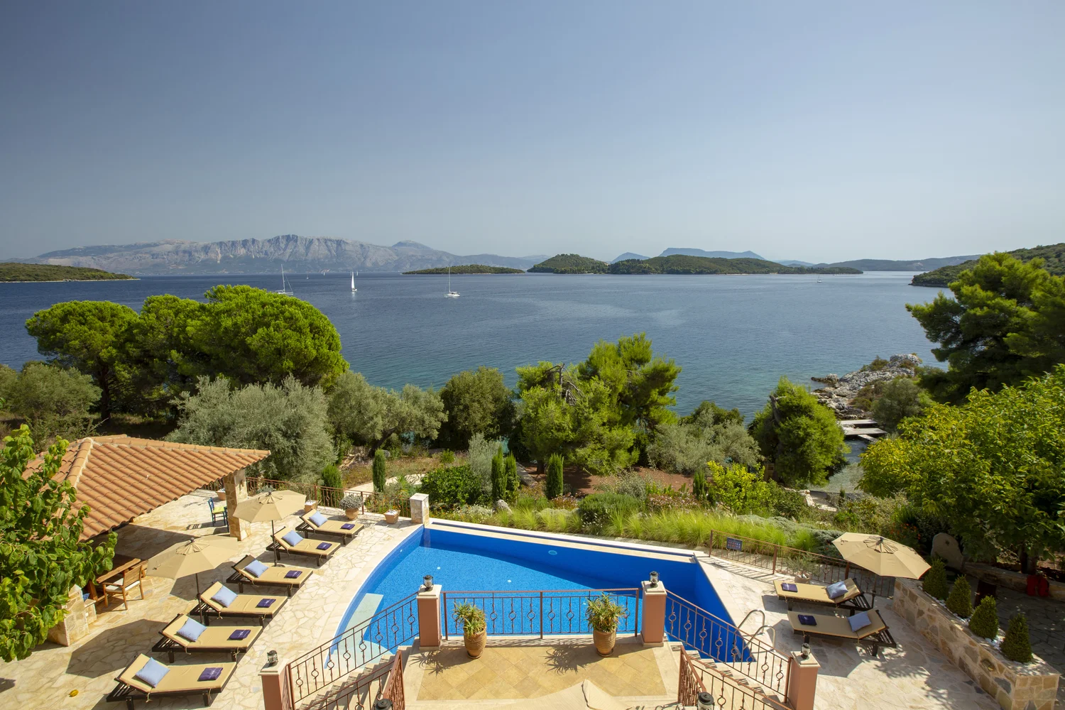 villa_water_edge_lefkada_greece_1b