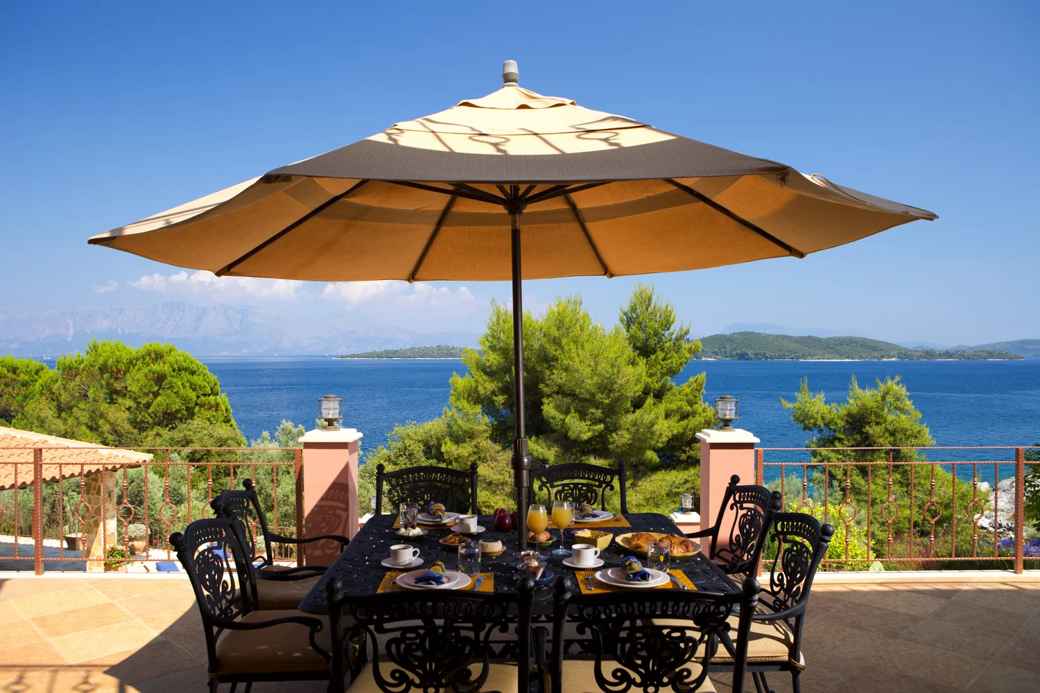 villa_water_edge_lefkada_greece_2a
