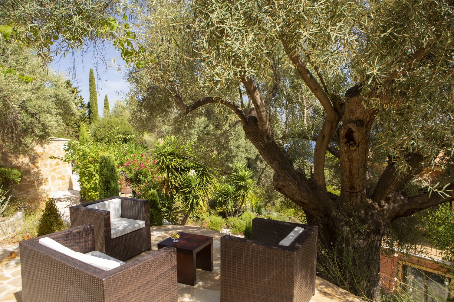 villa_water_edge_lefkada_greece_2rr