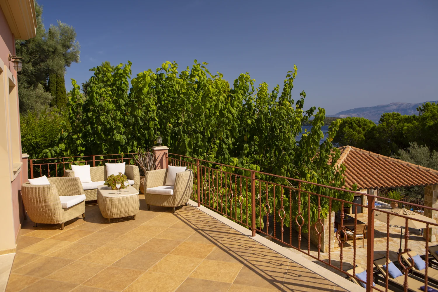 villa_water_edge_lefkada_greece_3x
