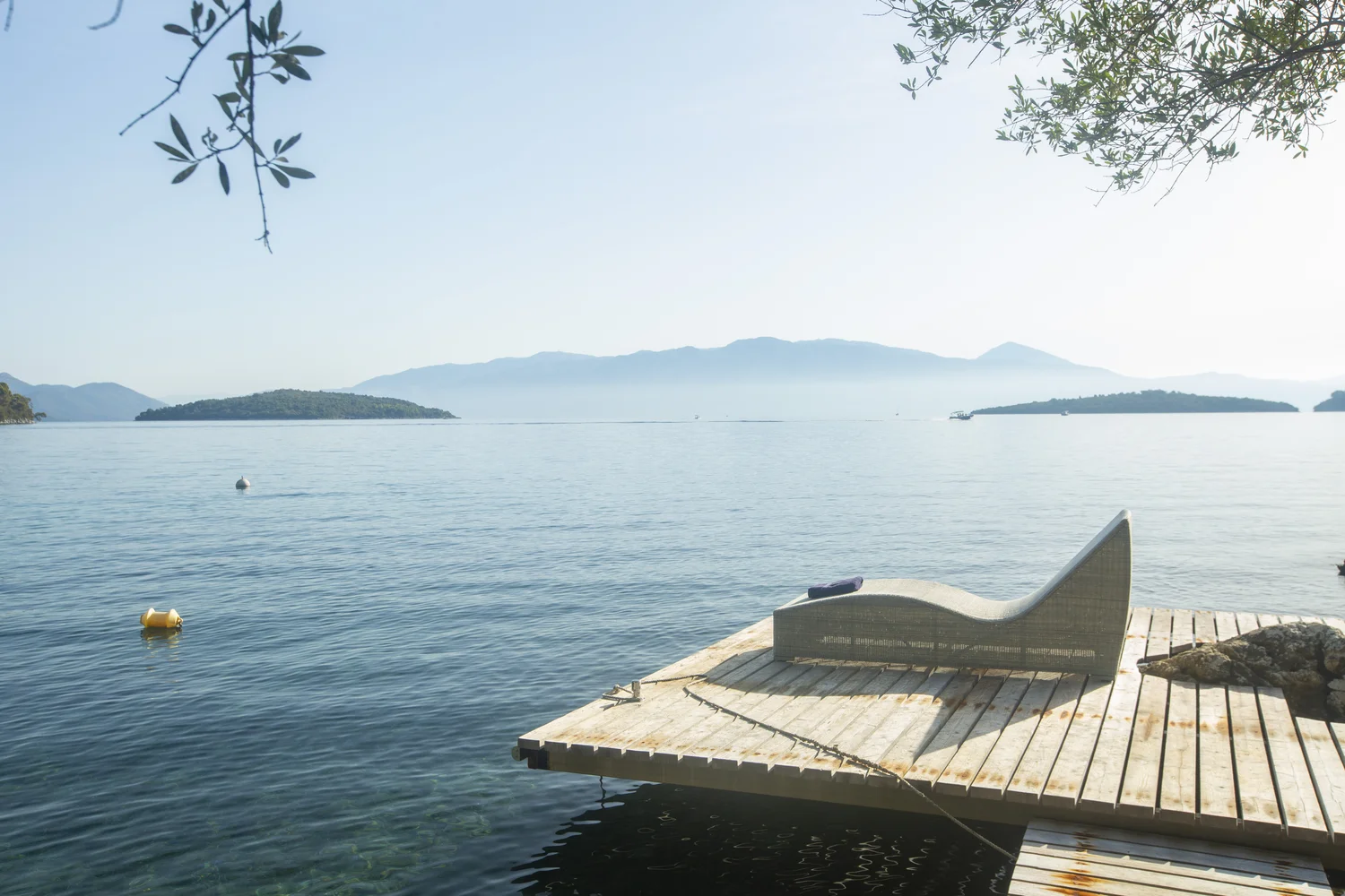 villa_water_edge_lefkada_greece_9ff