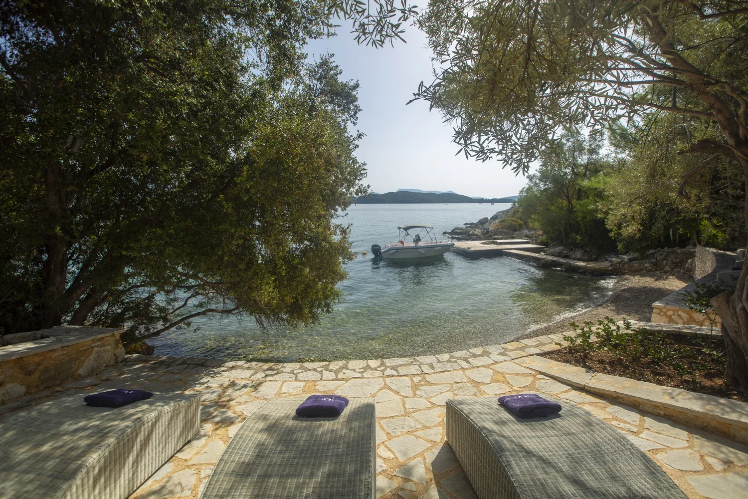 villa_water_edge_lefkada_greece_9l