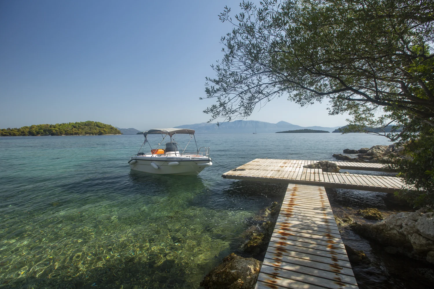 villa_water_edge_lefkada_greece_9m