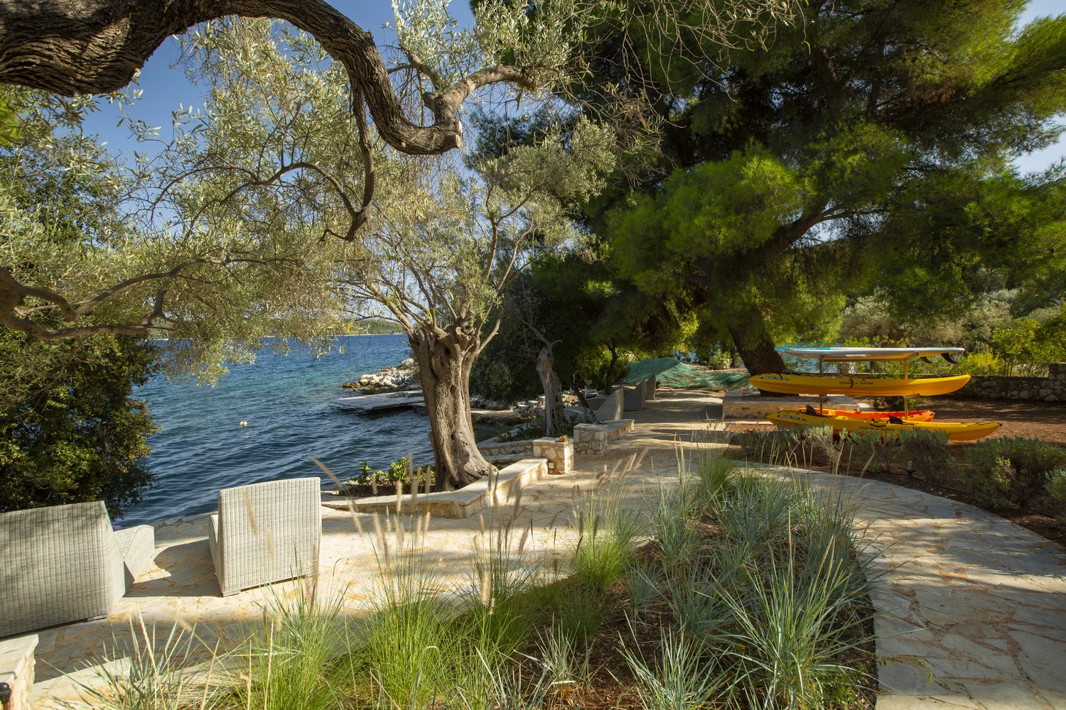 villa_water_edge_lefkada_greece_9t