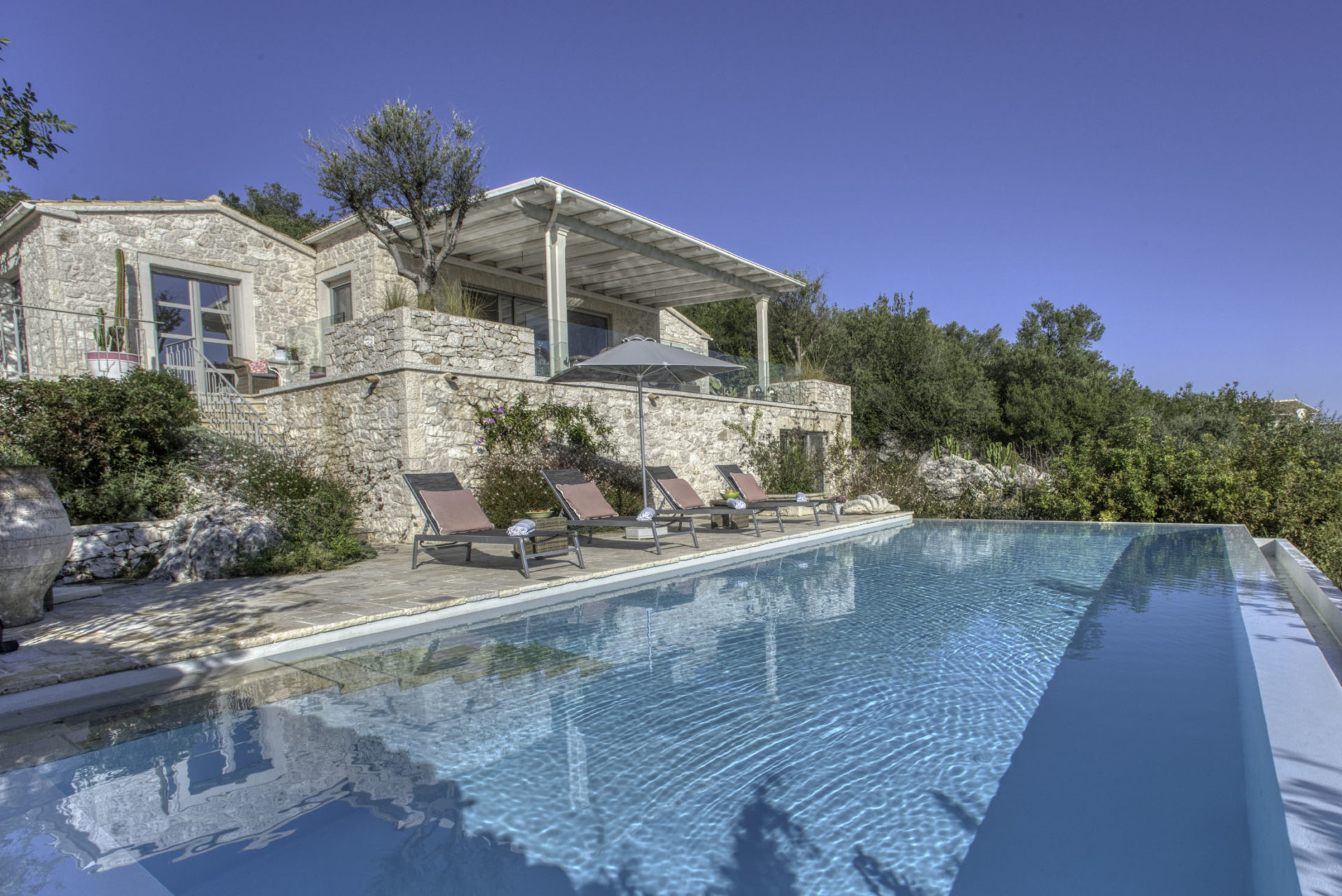 CV_Villa_Acacia_House_Kalamaki_Corfu_Greece (2)