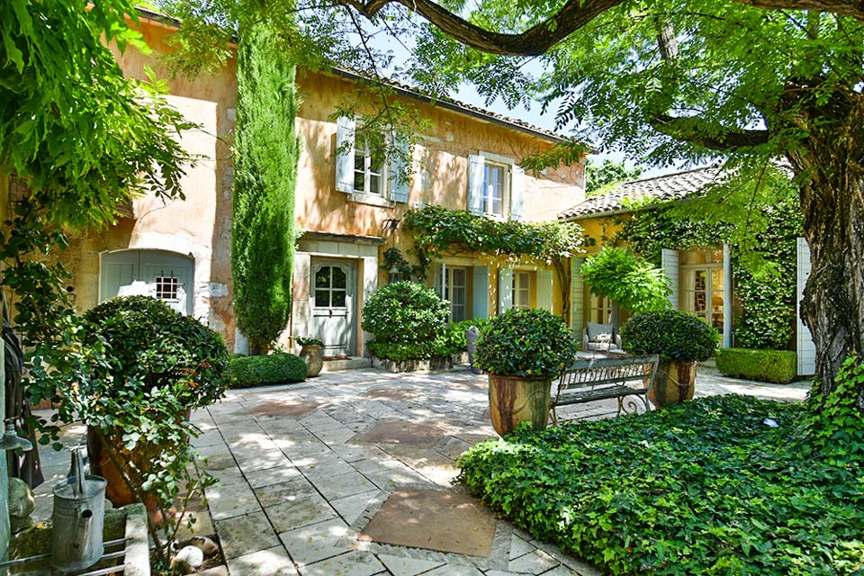 Maison_Rose_Provence_France1aa