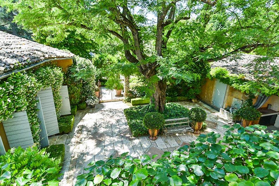 Maison_Rose_Provence_France1bb