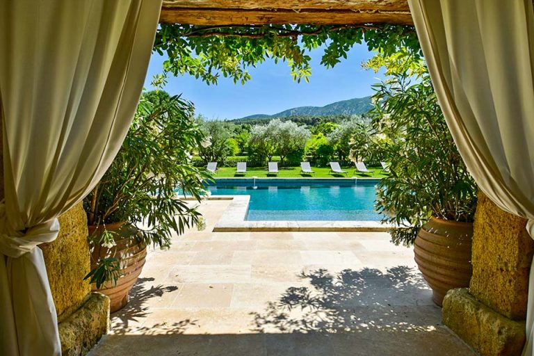 Maison_Rose_Provence_France1c