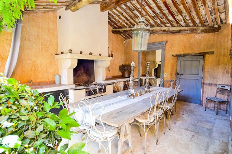 Maison_Rose_Provence_France1h
