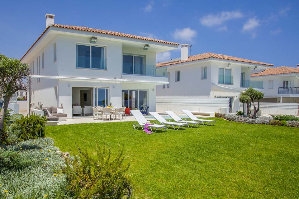 Villa_Sirina_Seafront_Protaras_Famagusta_Cyprus (11)