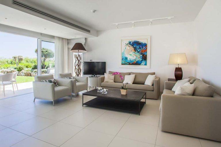 Villa_Sirina_Seafront_Protaras_Famagusta_Cyprus (12)