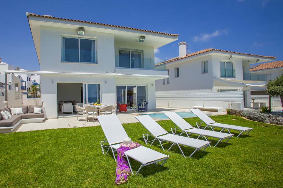 Villa_Sirina_Seafront_Protaras_Famagusta_Cyprus (2)