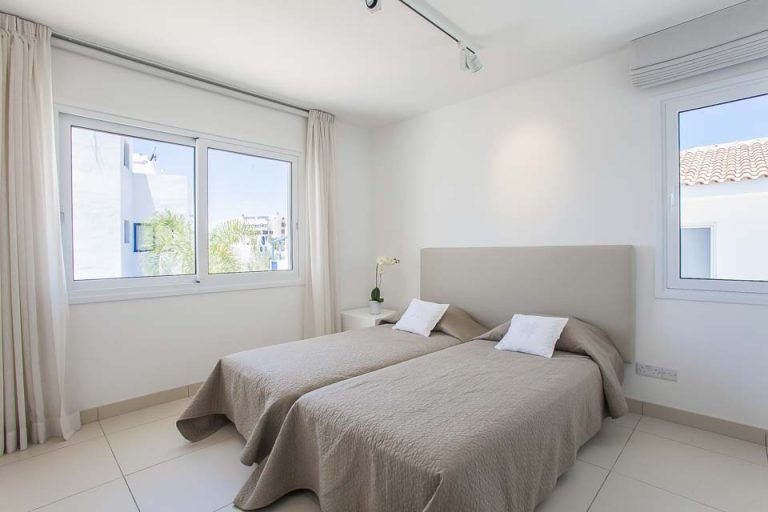 Villa_Sirina_Seafront_Protaras_Famagusta_Cyprus (23)