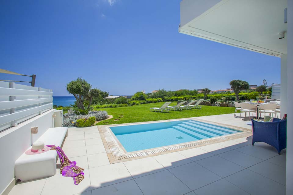 Villa_Sirina_Seafront_Protaras_Famagusta_Cyprus (4)