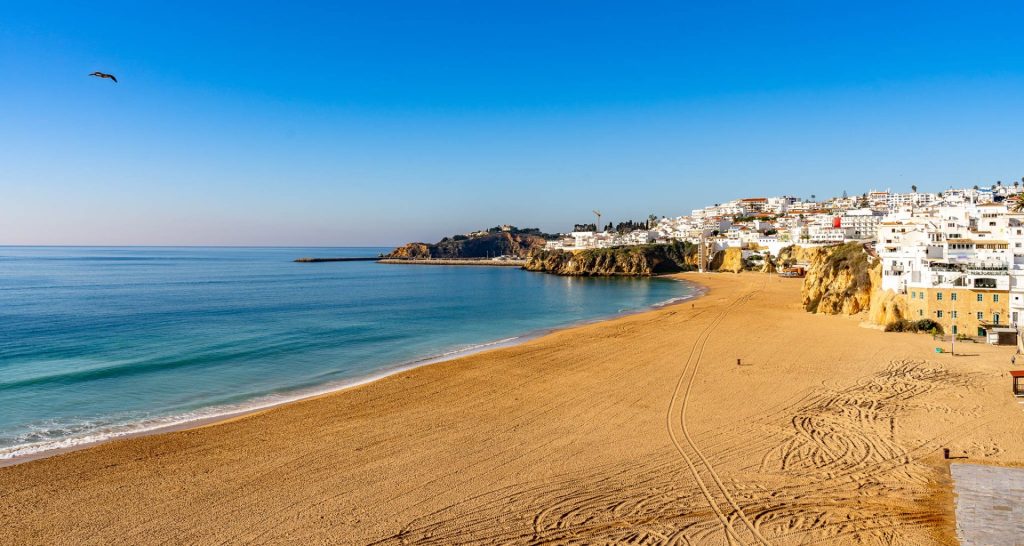 albufeira-the-algarve-villa-holidays-location4