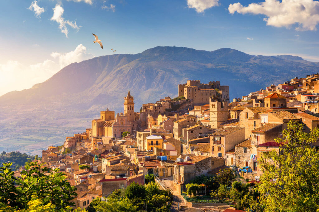 Caccamo,,Sicily.,Medieval,Italian,City,With,The,Norman,Castle,In