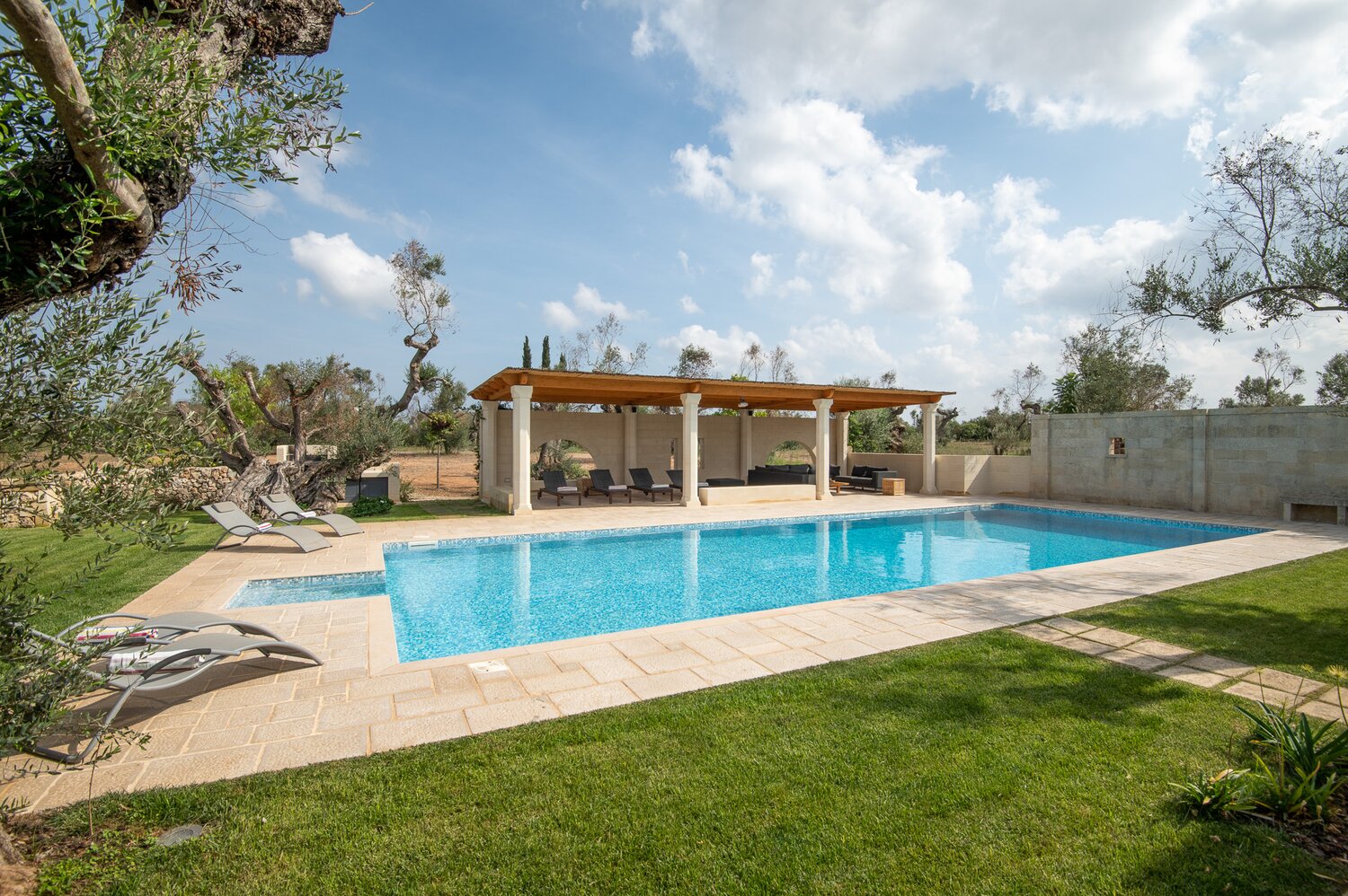 Masseria_Ferrantino_puglia_italy