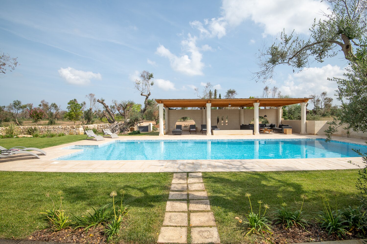 Masseria_Ferrantino_puglia_italy