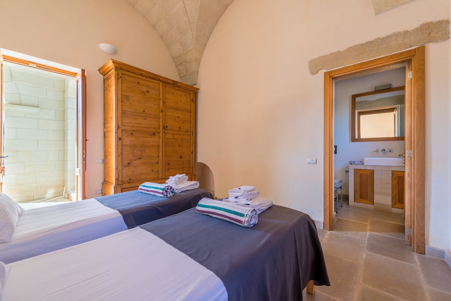Masseria_Ferrantino_puglia_italy