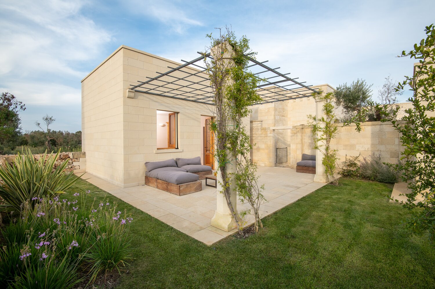 Masseria_Ferrantino_puglia_italy