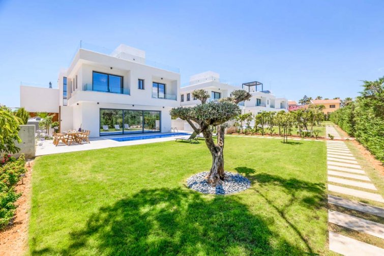 Villa_By_The_Beach_Sea_Pearl