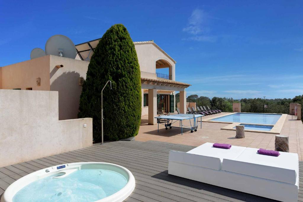 Villa_Xiquetes_Cala_Dor_Spain