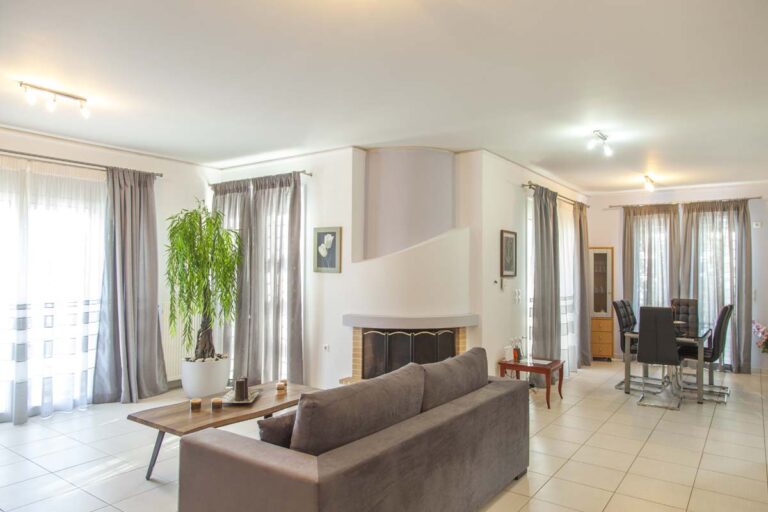villa-dream-living-dining-area
