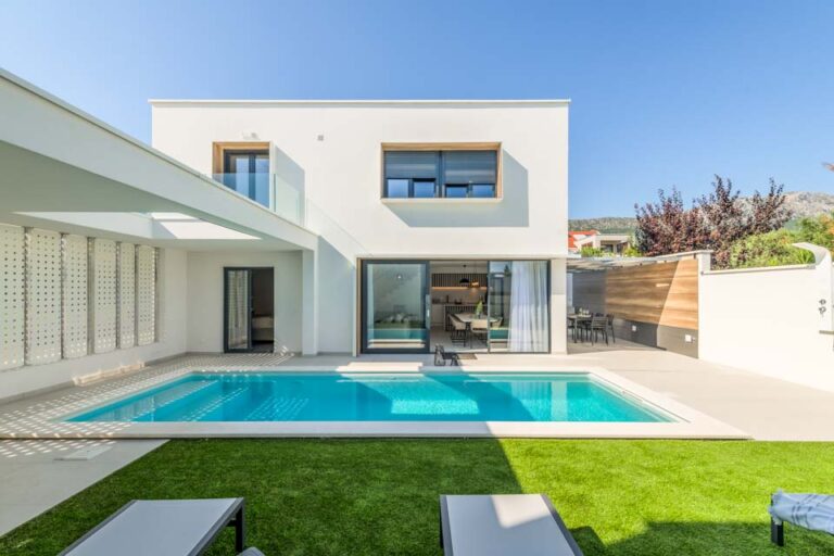 Villa_Light_Star_II,_Split_Croatia