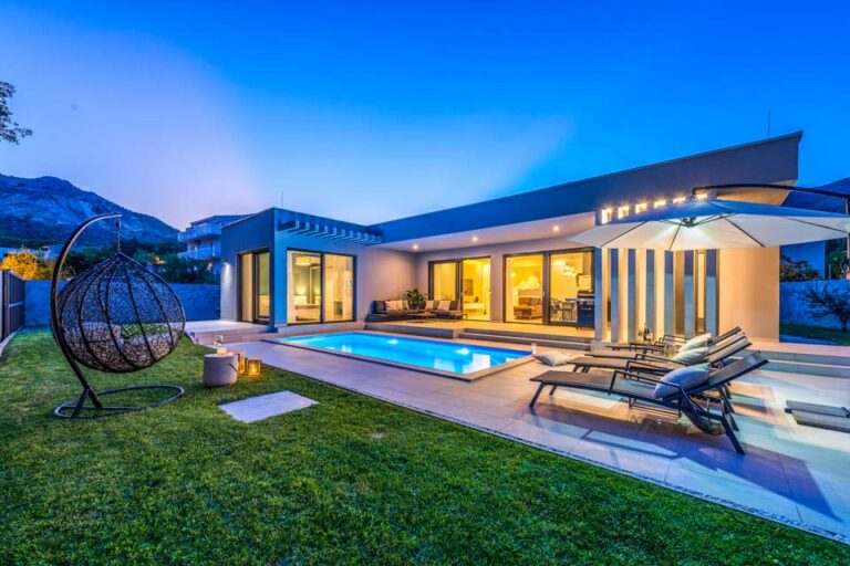 White_Moon_Villa,_Dubrovnik,_Croatia