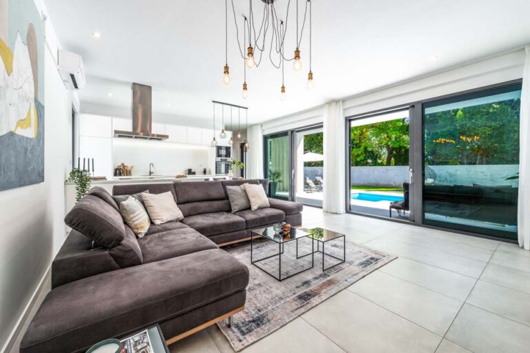 White_Moon_Villa,_Dubrovnik,_Croatia