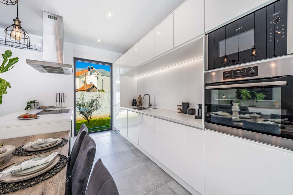 White_Moon_Villa,_Dubrovnik,_Croatia