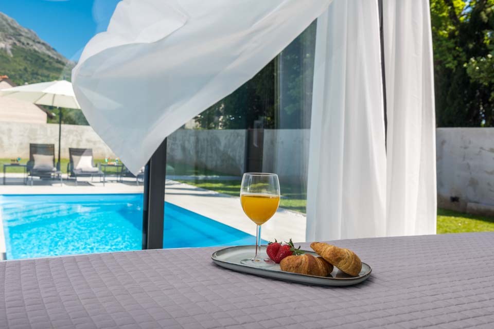 White_Moon_Villa,_Dubrovnik,_Croatia