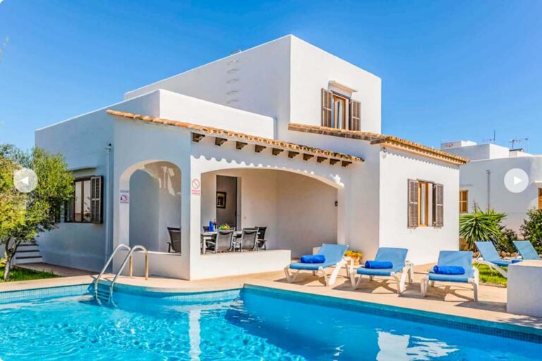 Villa_Margarita,_Cala Dor._Mallorca_Spain